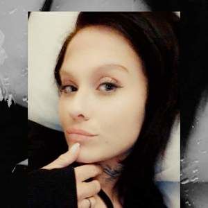 Meet your Posher, Moni